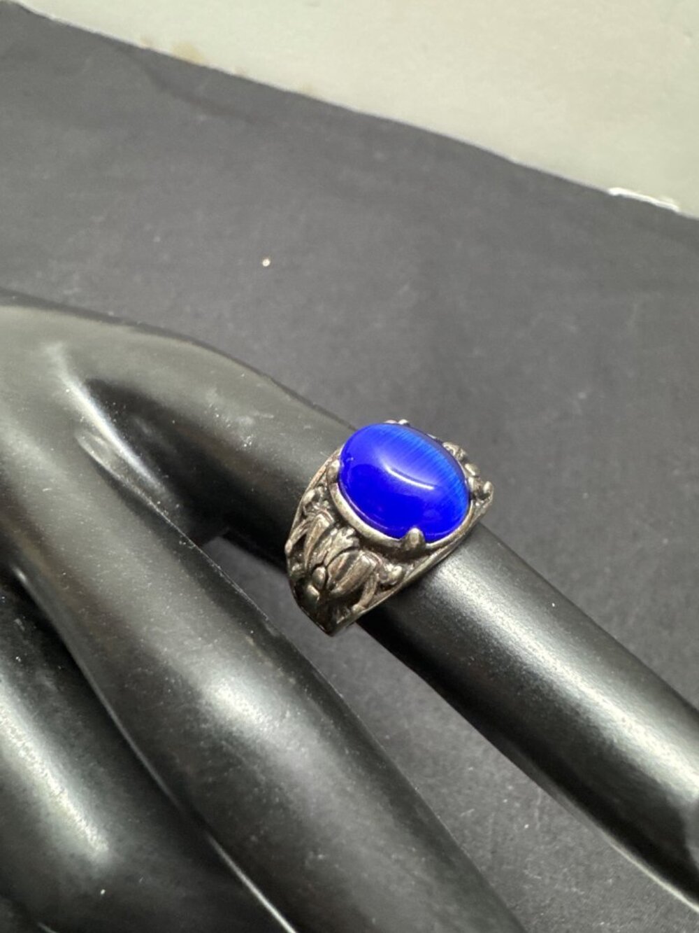 Vintage Sterling Silver Ring With Intricate Design & Blue Glass Cabochon Size 6